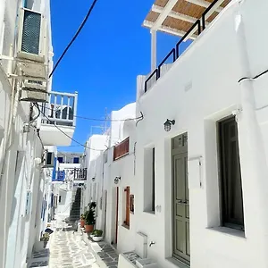 Aniko White Alley Aparthotel